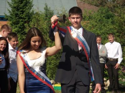 Ерахтурских выпускников поздравили Николай Булаев и Аркадий Фомин